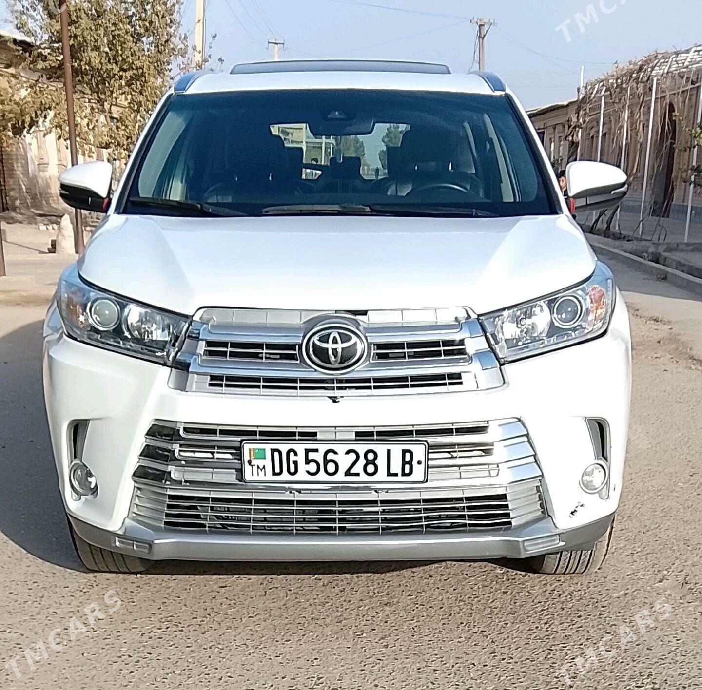 Toyota Highlander 2019 - 480 000 TMT - Çärjew - img 3