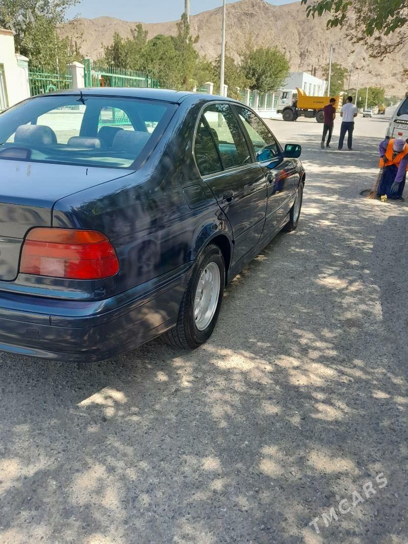 BMW E39 1998 - 105 000 TMT - Туркменбаши - img 3