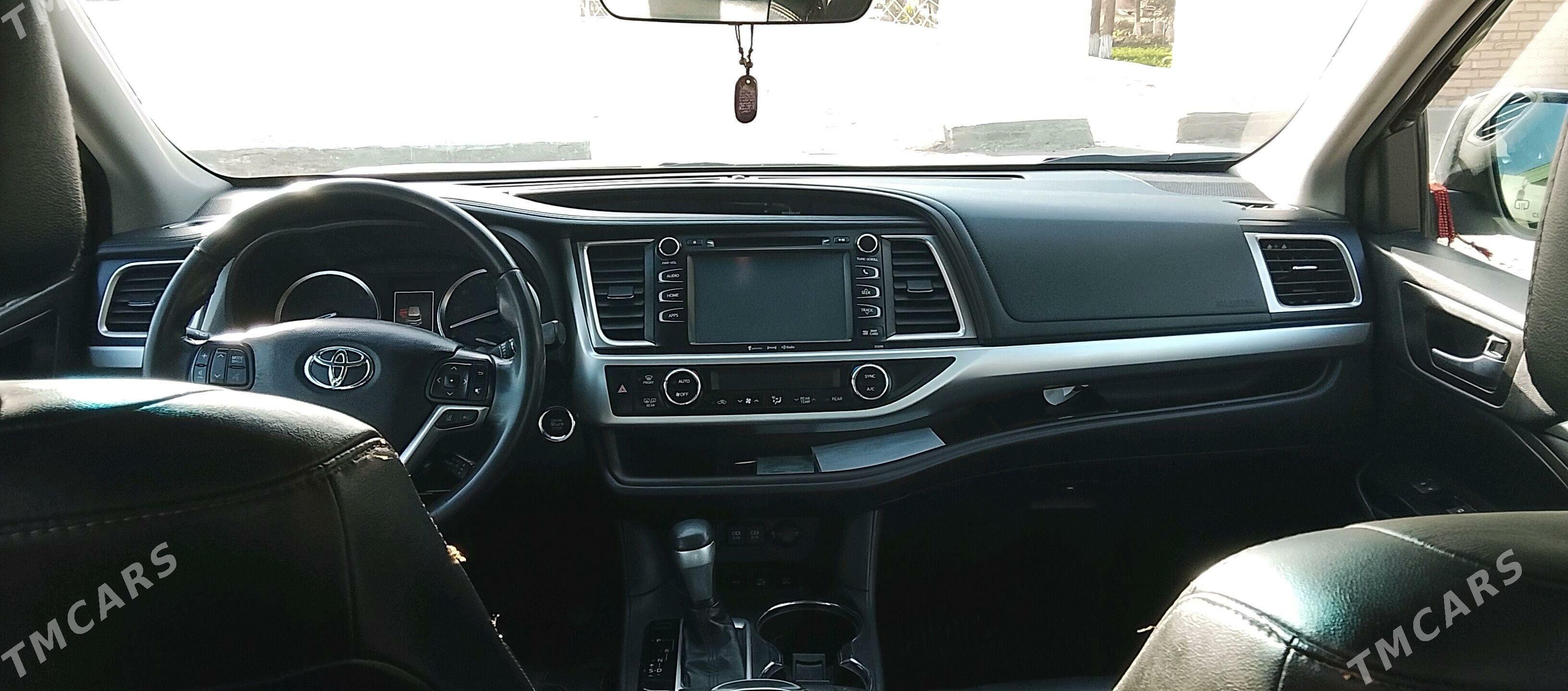 Toyota Highlander 2019 - 480 000 TMT - Çärjew - img 7