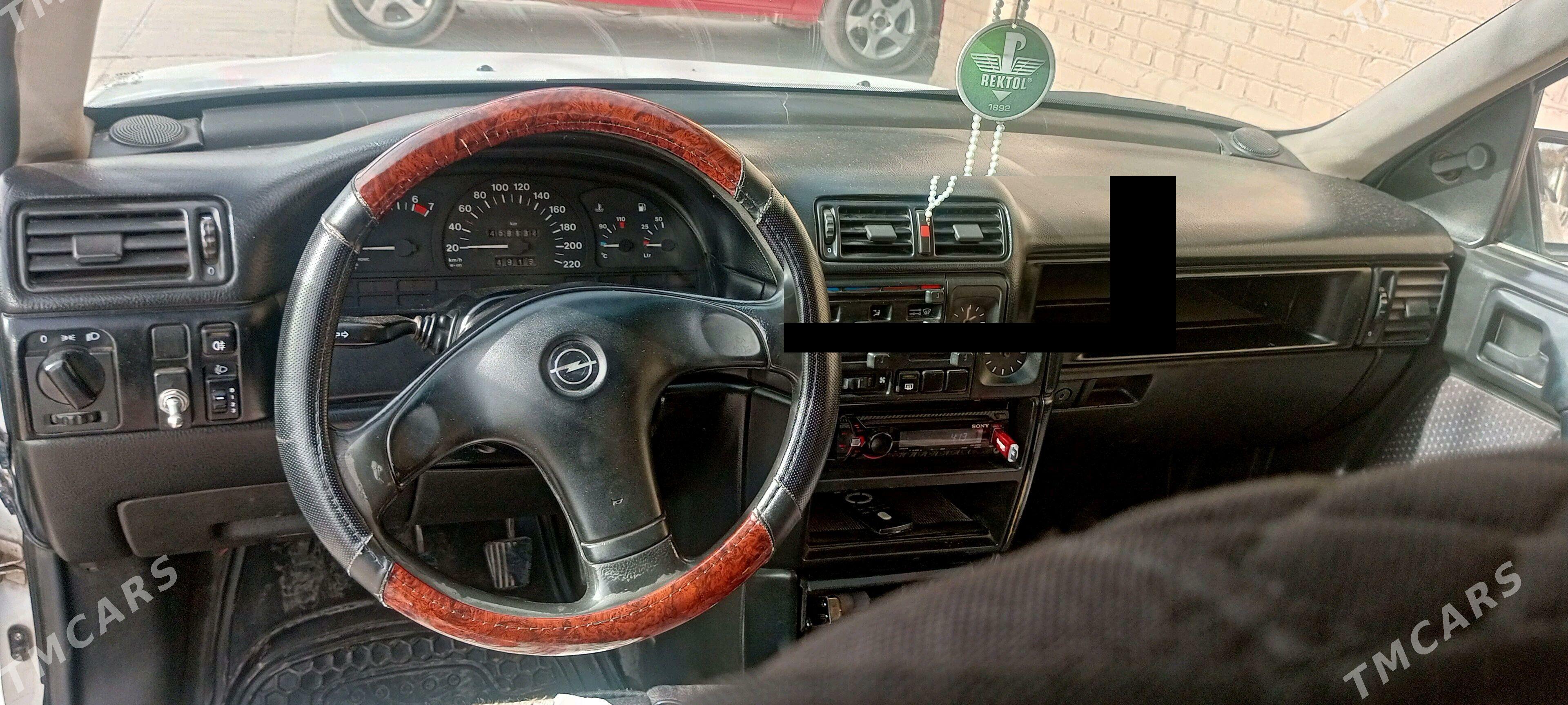 Opel Vectra 1993 - 37 000 TMT - Чарджоу - img 4