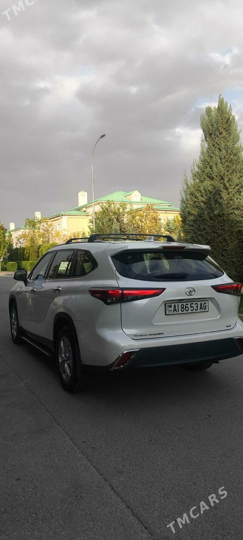 Toyota Highlander 2022 - 520 000 TMT - Aşgabat - img 4