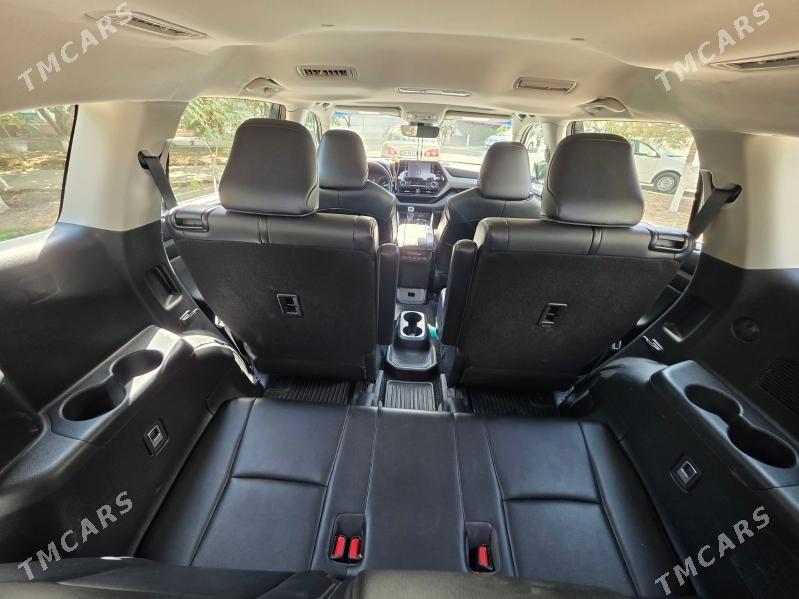 Toyota Highlander 2022 - 520 000 TMT - Aşgabat - img 9