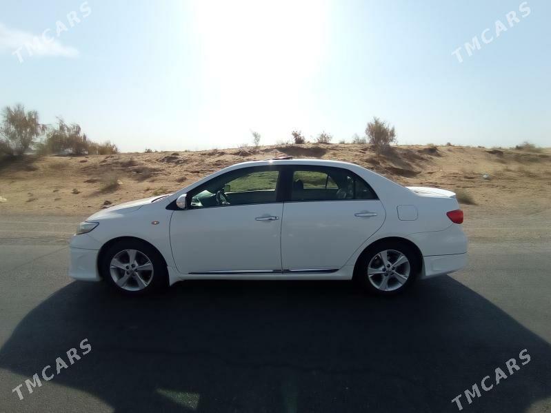 Toyota Corolla 2013 - 198 000 TMT - Гуртли - img 3