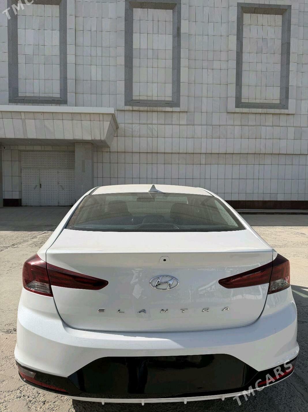 Hyundai Elantra 2020 - 240 000 TMT - Айтакова (ул. Огузхана) - img 2
