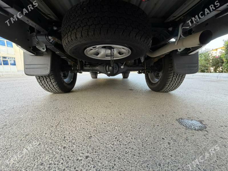 Toyota Hilux 2013 - 362 000 TMT - Ашхабад - img 10
