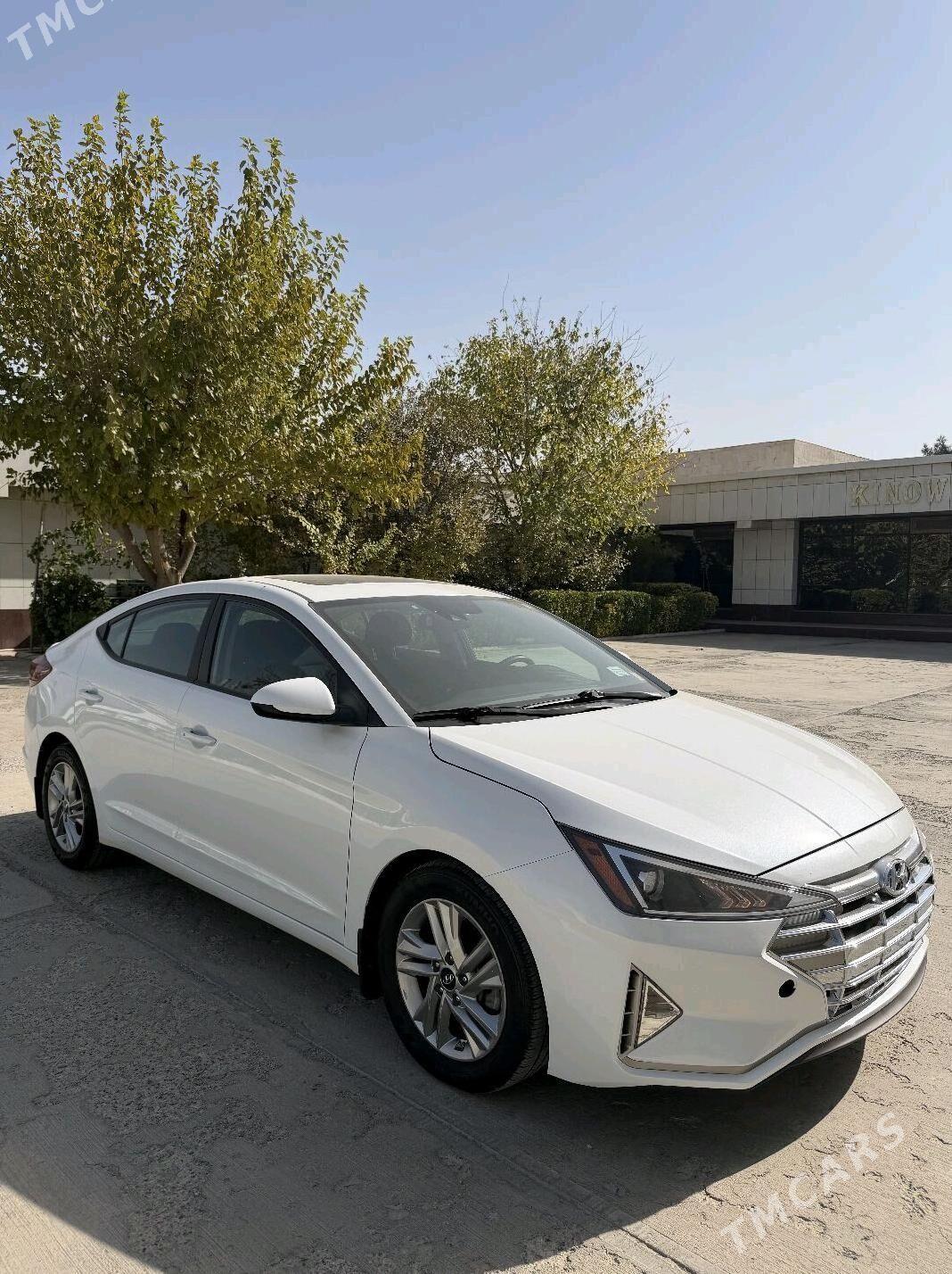 Hyundai Elantra 2020 - 240 000 TMT - Айтакова (ул. Огузхана) - img 4