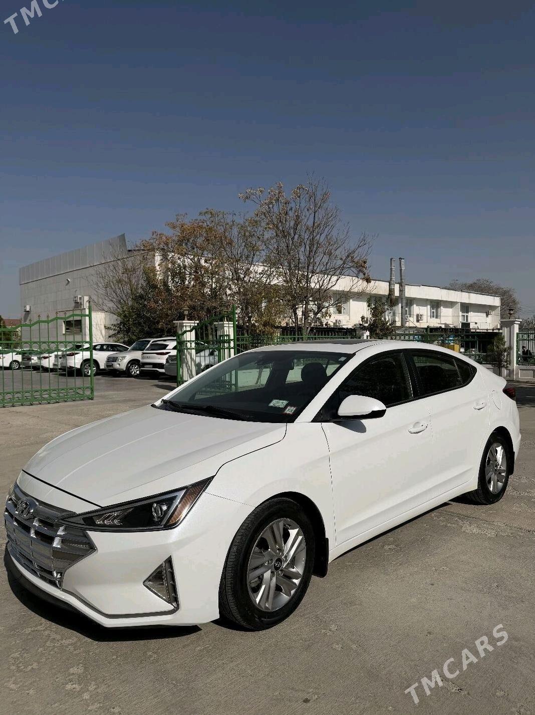 Hyundai Elantra 2020 - 240 000 TMT - Айтакова (ул. Огузхана) - img 5