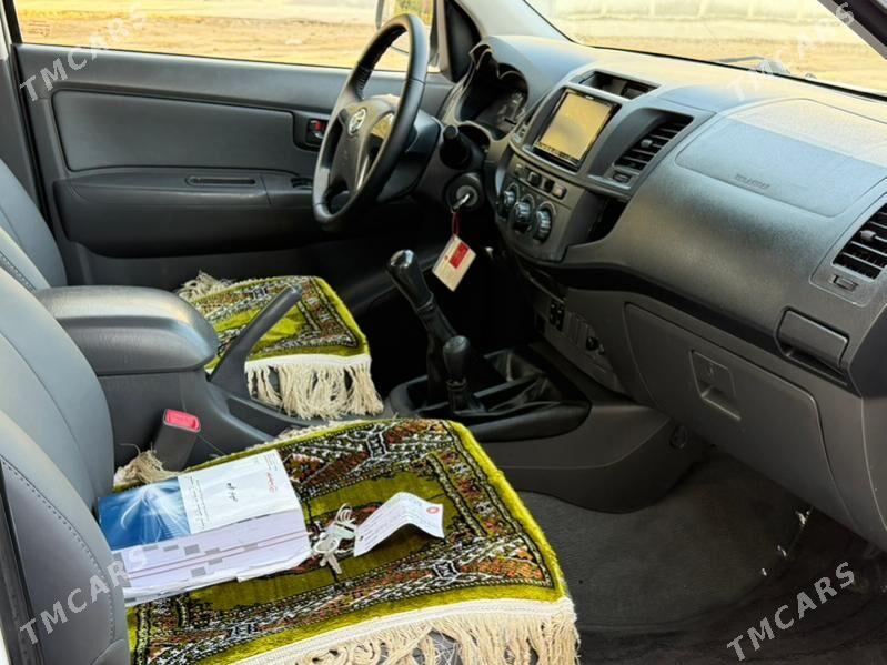 Toyota Hilux 2013 - 362 000 TMT - Ашхабад - img 8