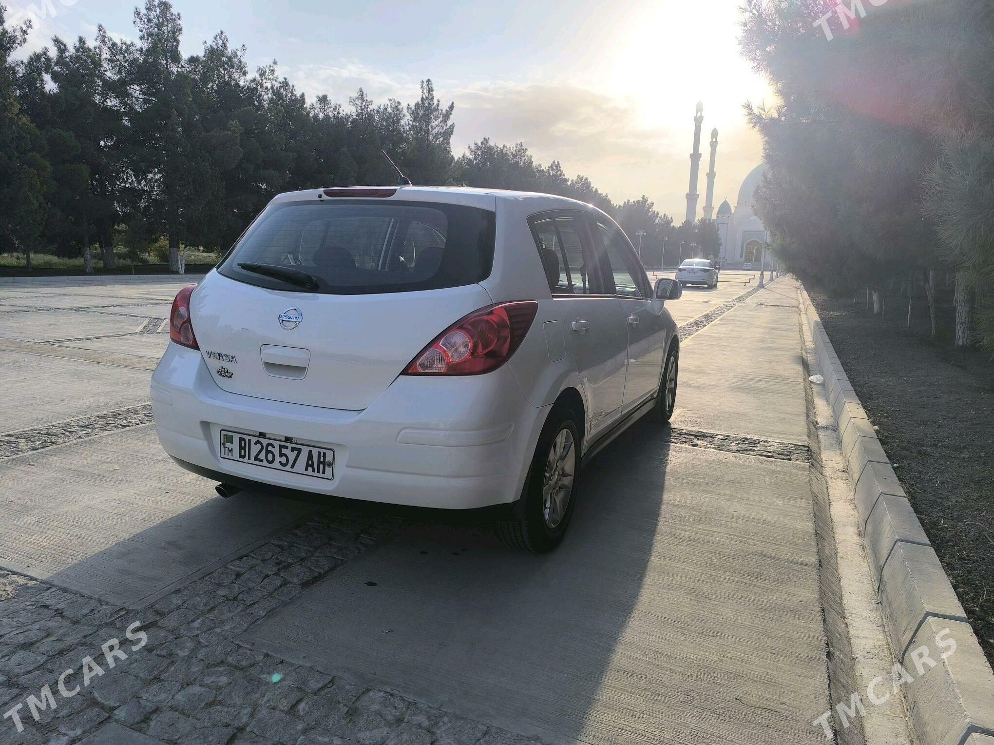 Nissan Versa 2009 - 123 000 TMT - Гёкдепе - img 3