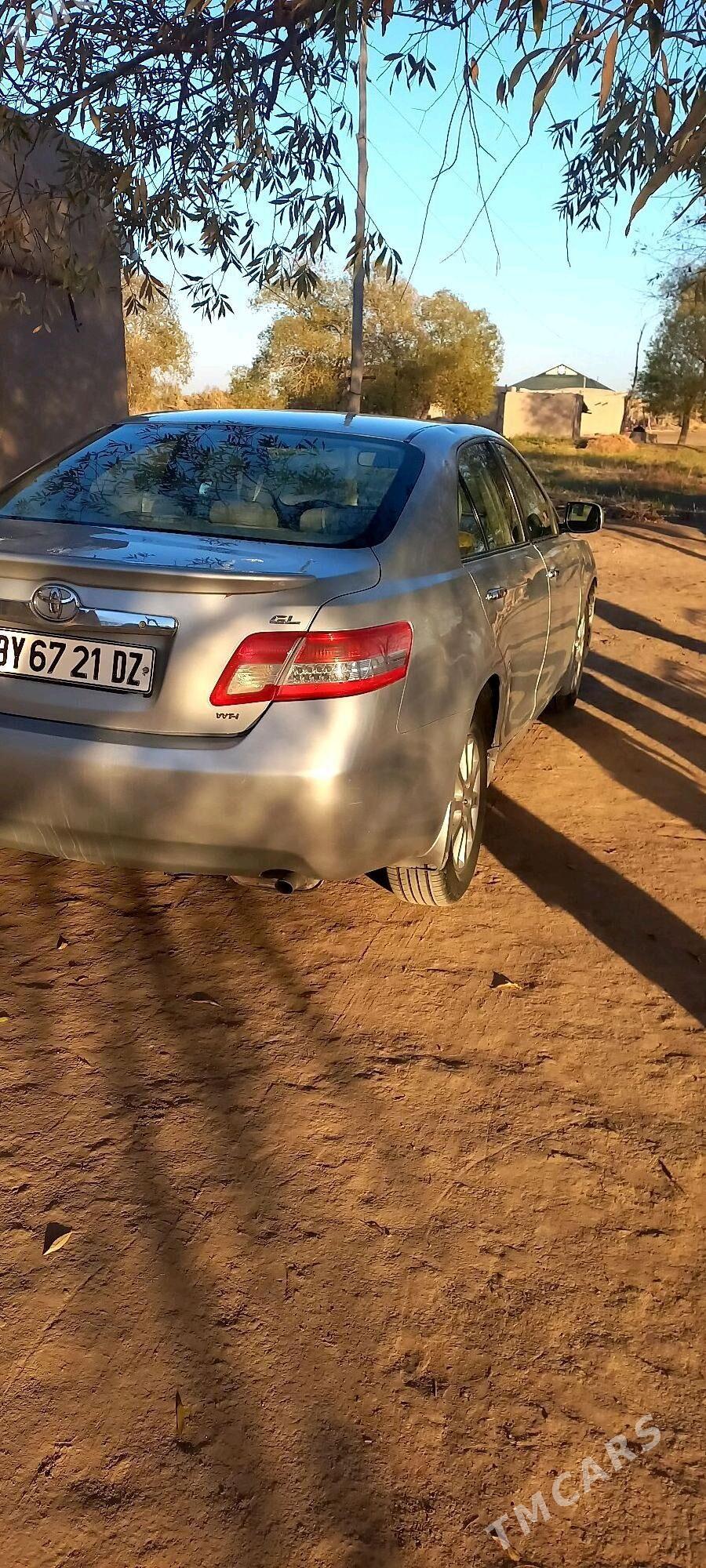 Toyota Camry 2010 - 155 000 TMT - Кёнеургенч - img 2