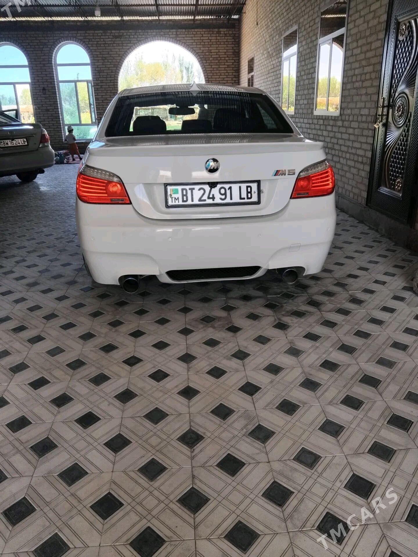 BMW E60 2008 - 180 000 TMT - Çärjew - img 4