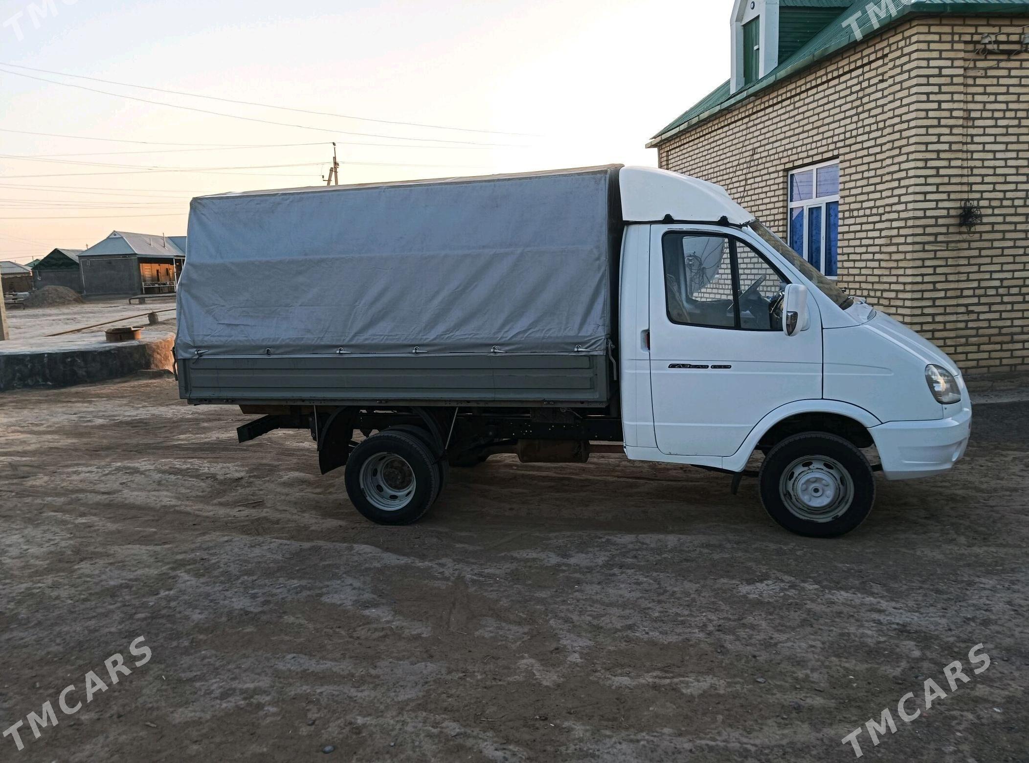 Gaz Gazel 2015 - 170 000 TMT - Ak bugdaý etraby - img 2