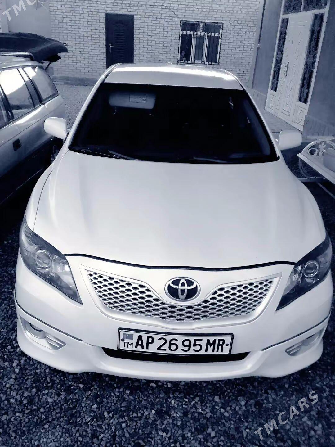Toyota Camry 2010 - 210 000 TMT - Байрамали - img 2