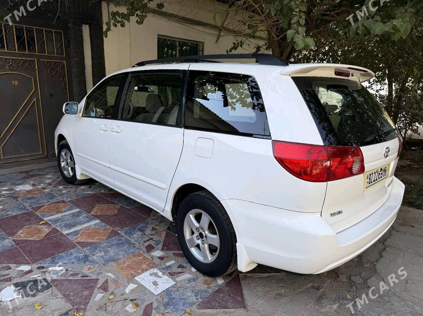 Toyota Sienna 2009 - 206 000 TMT - Дашогуз - img 3