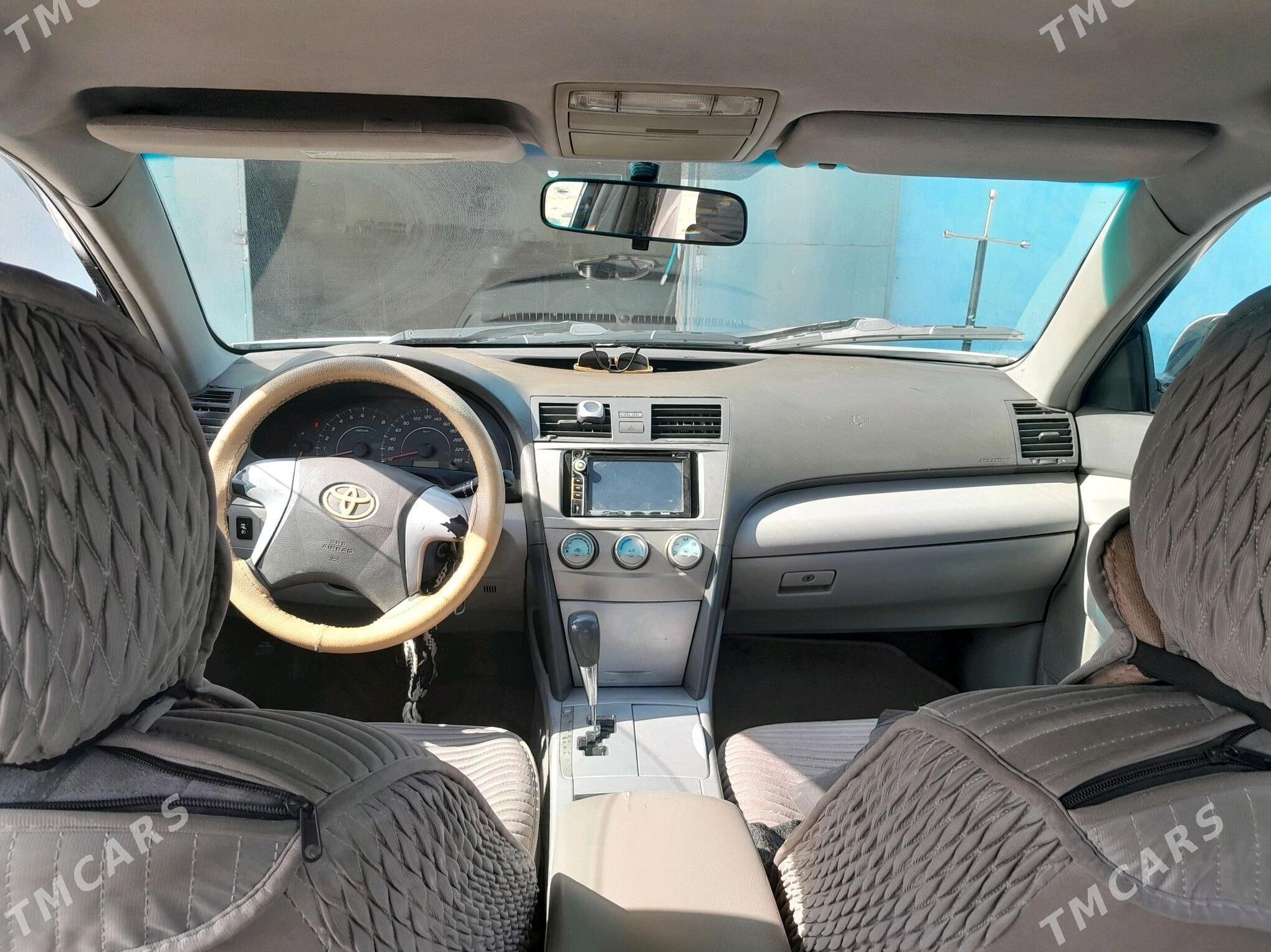 Toyota Camry 2010 - 125 000 TMT - Байрамали - img 5