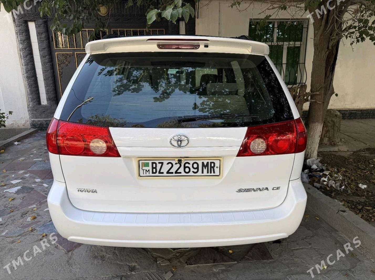 Toyota Sienna 2009 - 206 000 TMT - Дашогуз - img 5