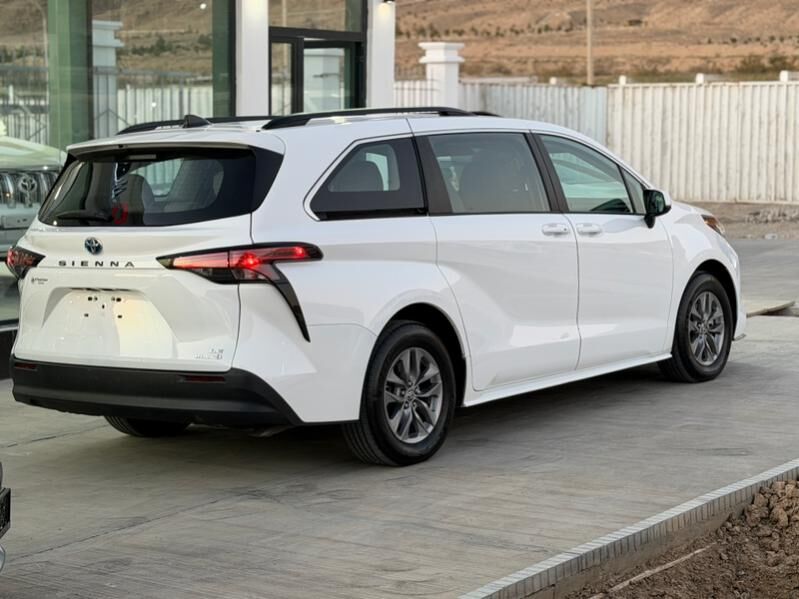 Toyota Sienna 2022 - 500 000 TMT - Balkanabat - img 5