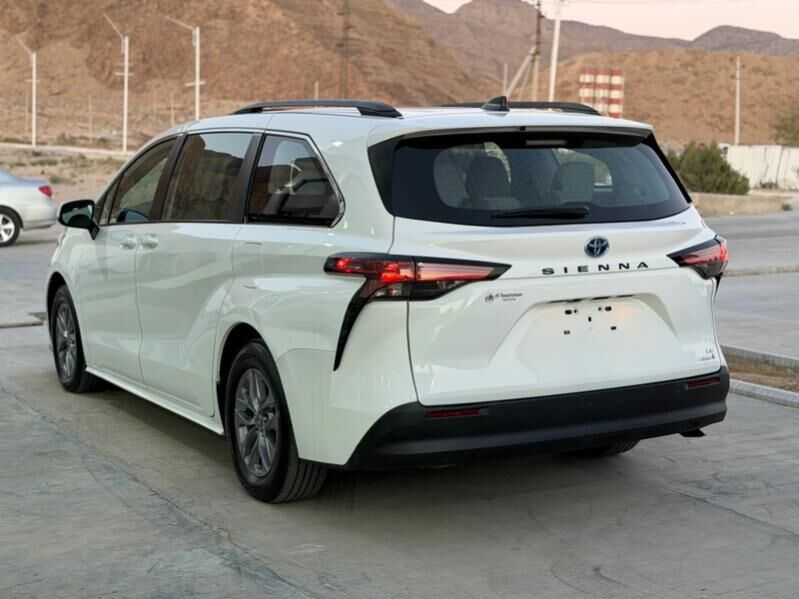 Toyota Sienna 2022 - 500 000 TMT - Balkanabat - img 4