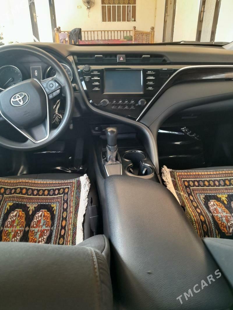 Toyota Camry 2018 - 290 000 TMT - Büzmeýin - img 5