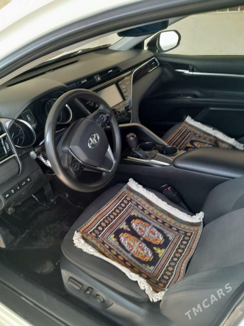 Toyota Camry 2018 - 290 000 TMT - Büzmeýin - img 6