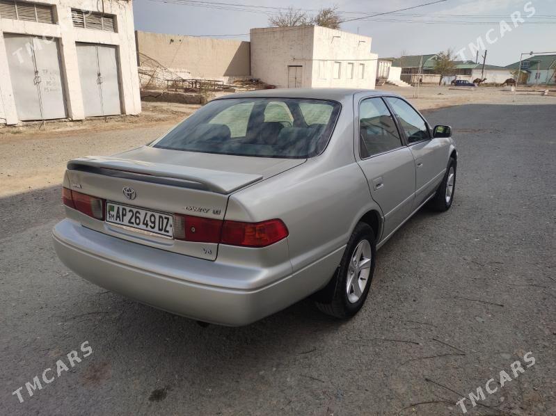 Toyota Camry 2001 - 160 000 TMT - Кёнеургенч - img 3