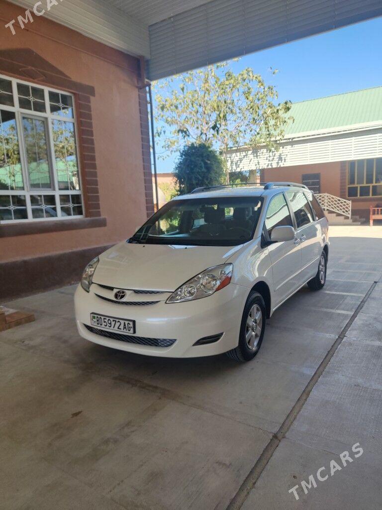 Toyota Sienna 2009 - 260 000 TMT - Бедев - img 2