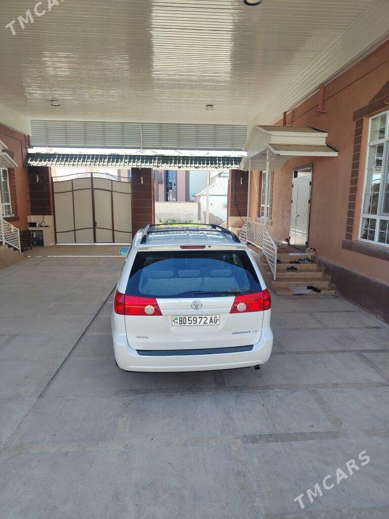 Toyota Sienna 2009 - 260 000 TMT - Бедев - img 1