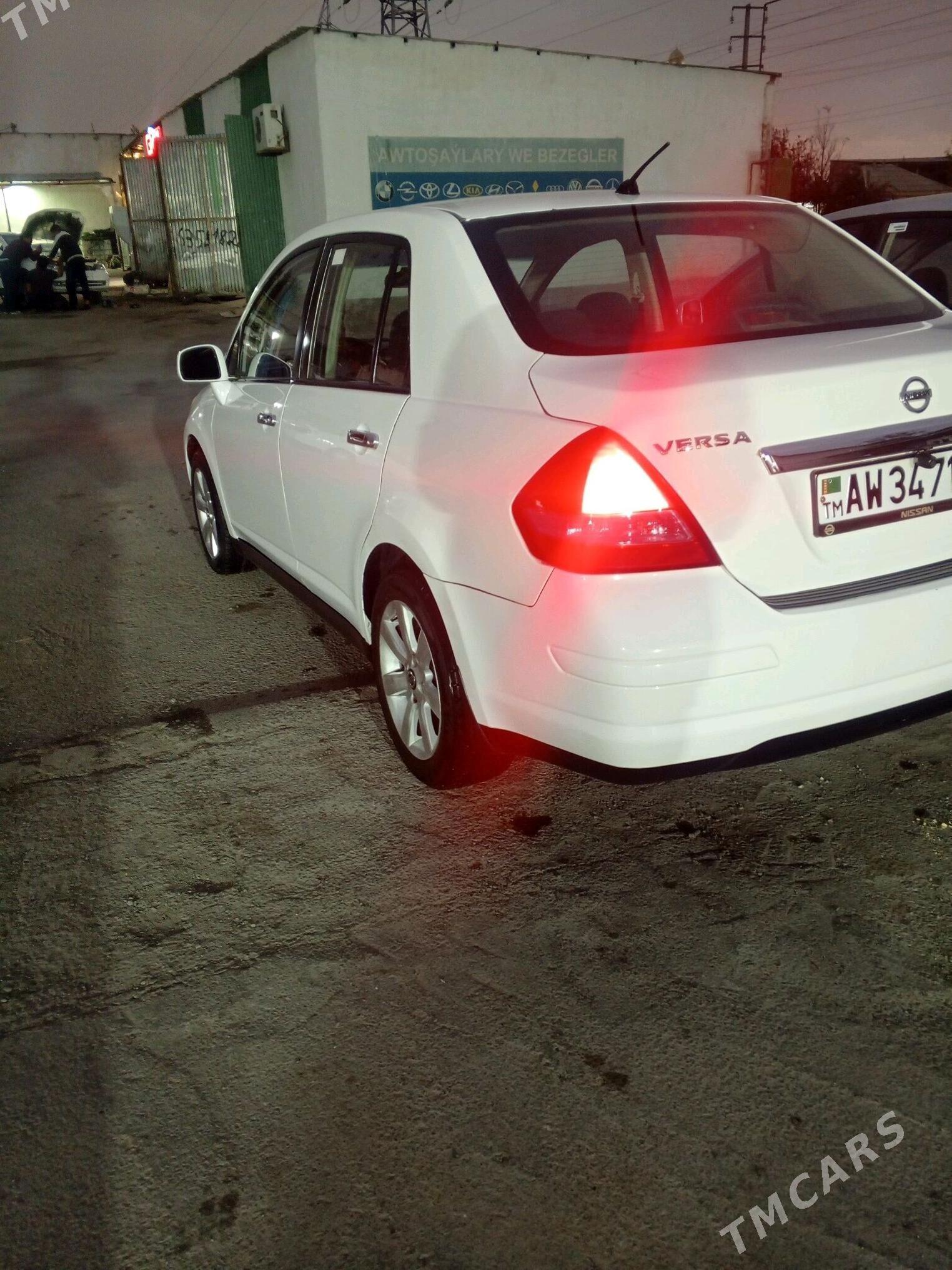 Nissan Versa 2009 - 128 000 TMT - Ашхабад - img 2