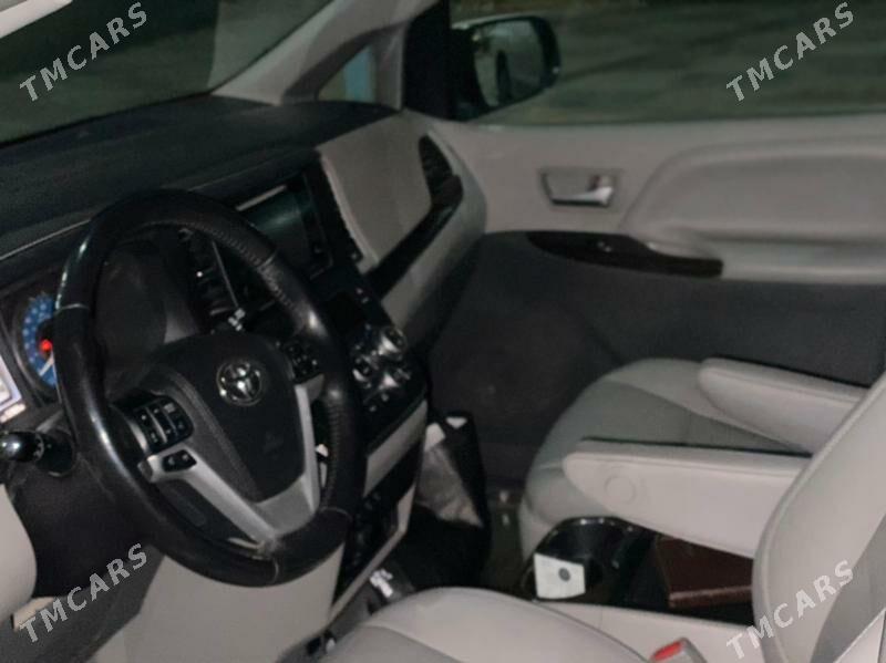 Toyota Sienna 2018 - 400 000 TMT - Мары - img 6