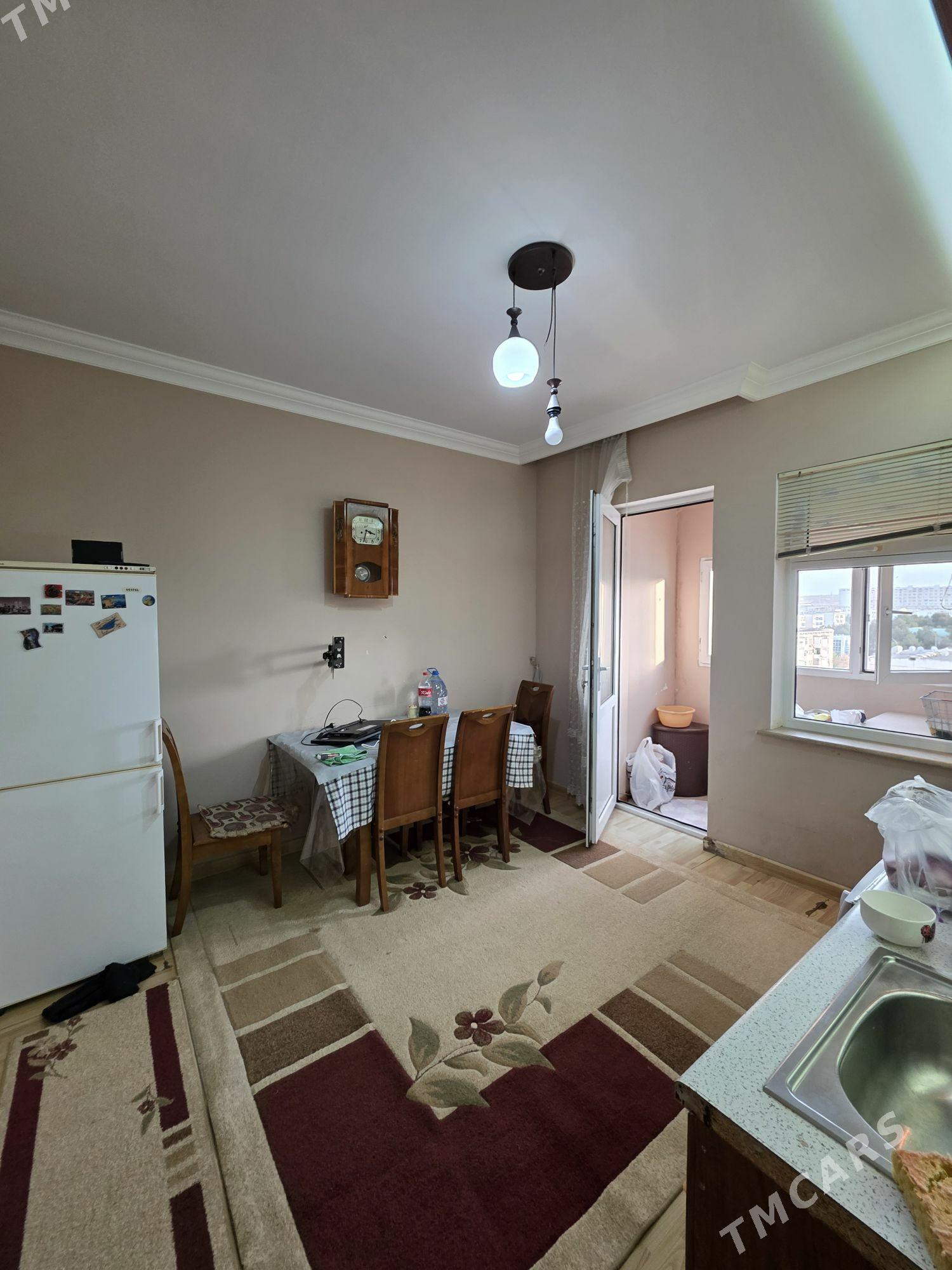 MIR-4. 3-KOMNAT. KWARTIRA - Parahat 4 - img 9