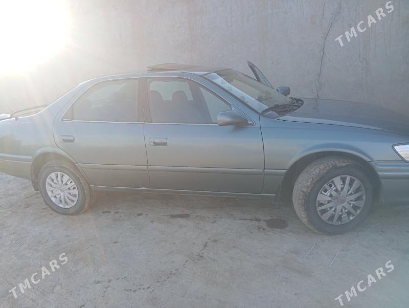 Toyota Camry 2000 - 140 000 TMT - Кёнеургенч - img 4