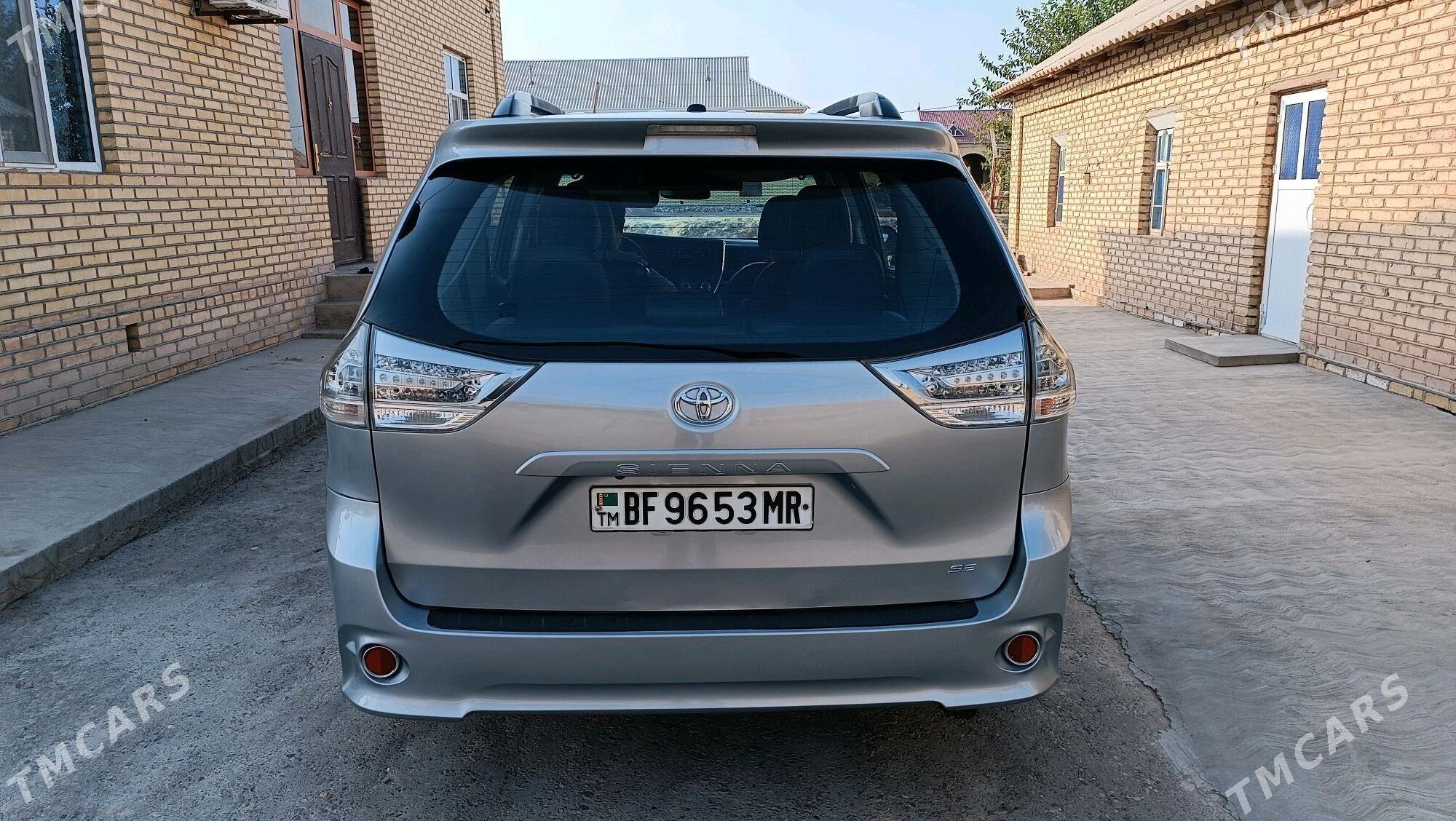 Toyota Sienna 2017 - 380 000 TMT - Сакарчага - img 6