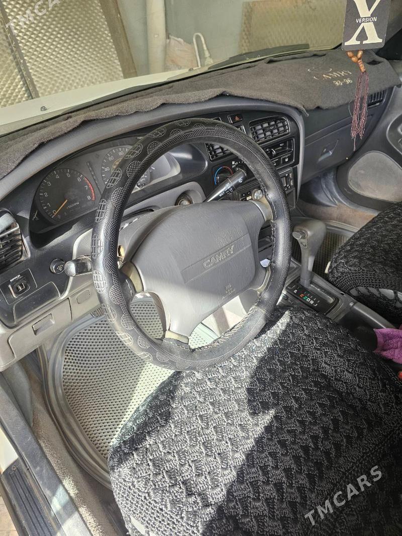 Toyota Camry 1996 - 80 000 TMT - Ёлётен - img 3