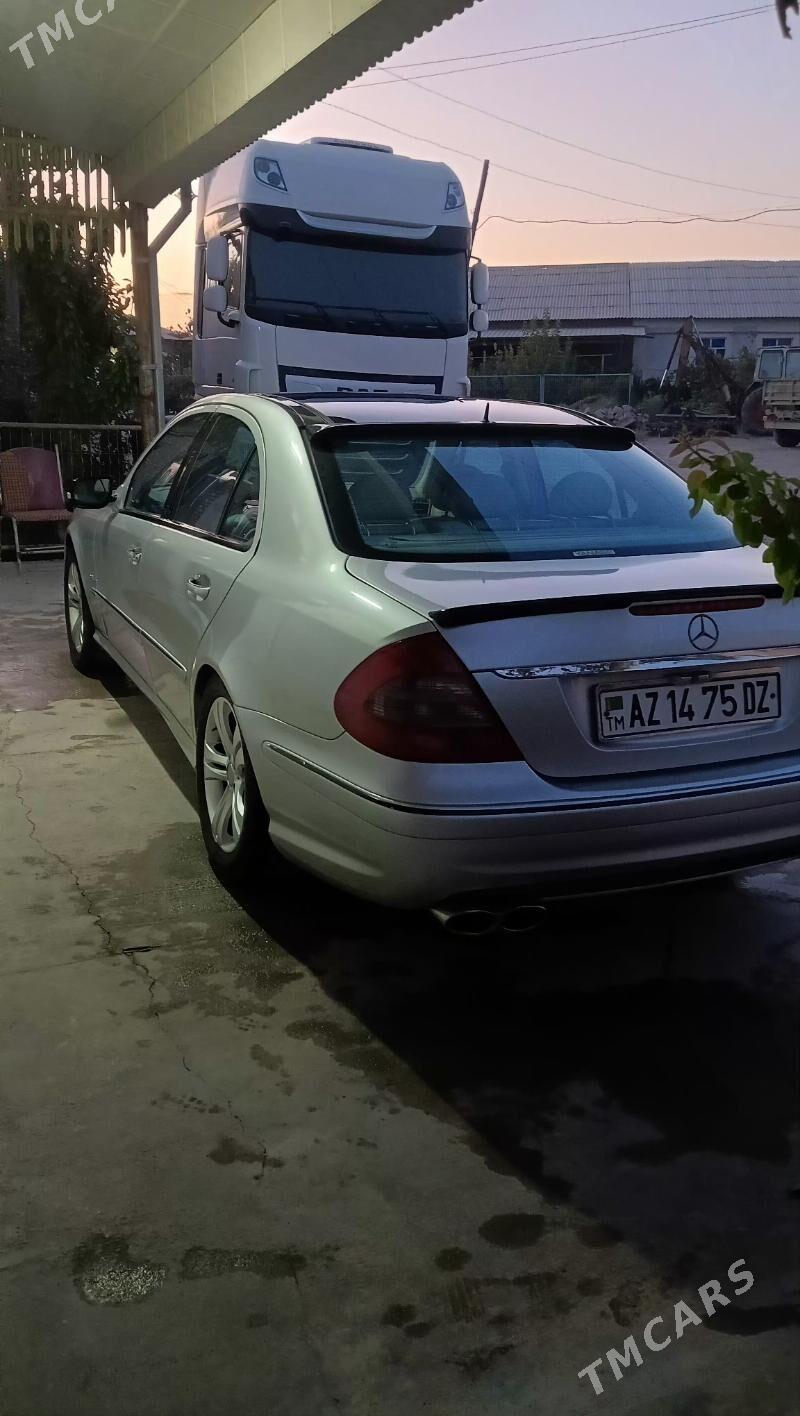 Mercedes-Benz E500 2003 - 110 000 TMT - Шабатский этрап - img 4