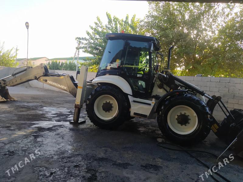 JCB 4CX ECO 2013 - 830 000 TMT - Ýaşlyk - img 1