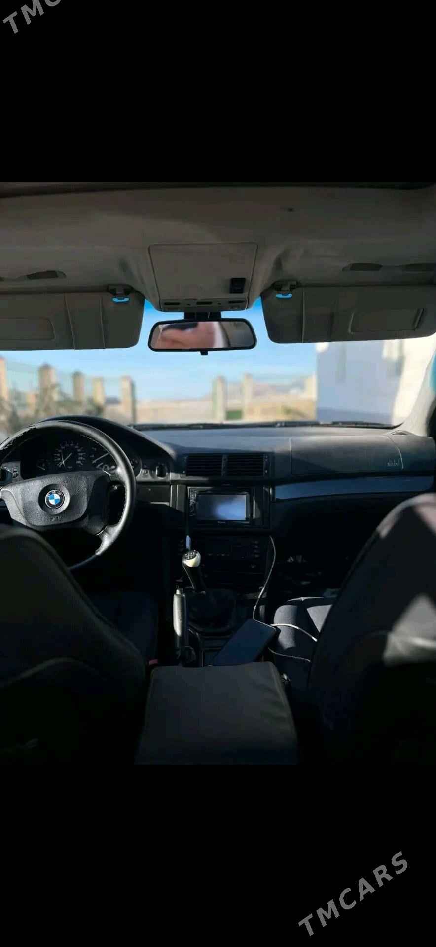 BMW 525 2002 - 130 000 TMT - Балканабат - img 6