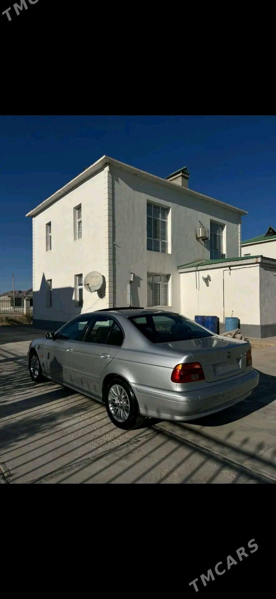 BMW 525 2002 - 130 000 TMT - Балканабат - img 7