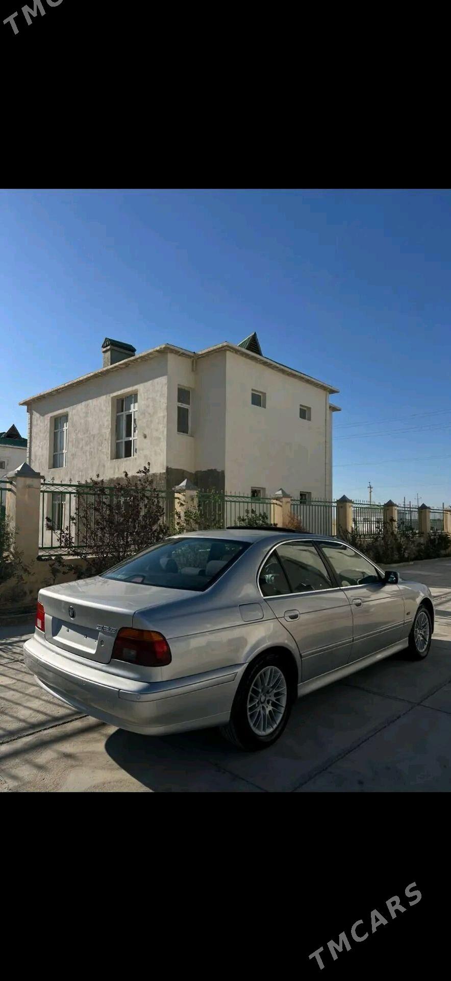 BMW 525 2002 - 130 000 TMT - Балканабат - img 4