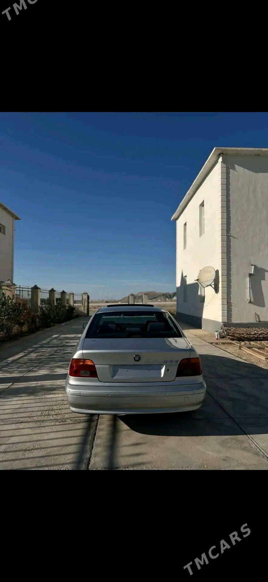 BMW 525 2002 - 130 000 TMT - Балканабат - img 1