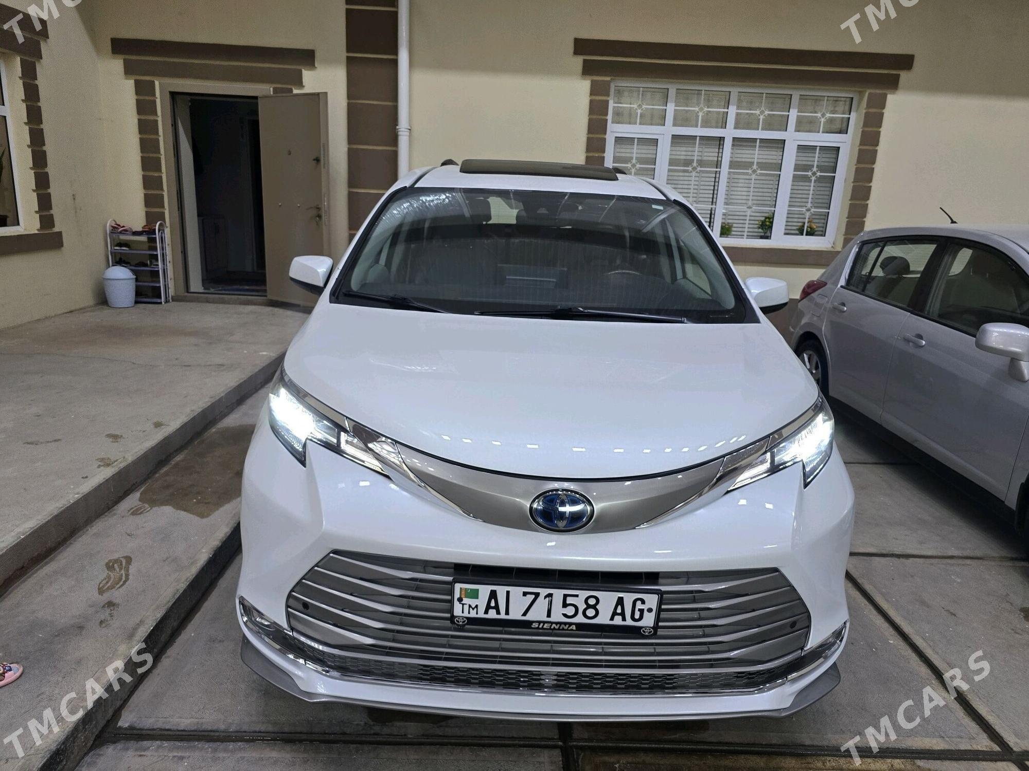 Toyota Sienna 2021 - 599 000 TMT - Çoganly - img 1