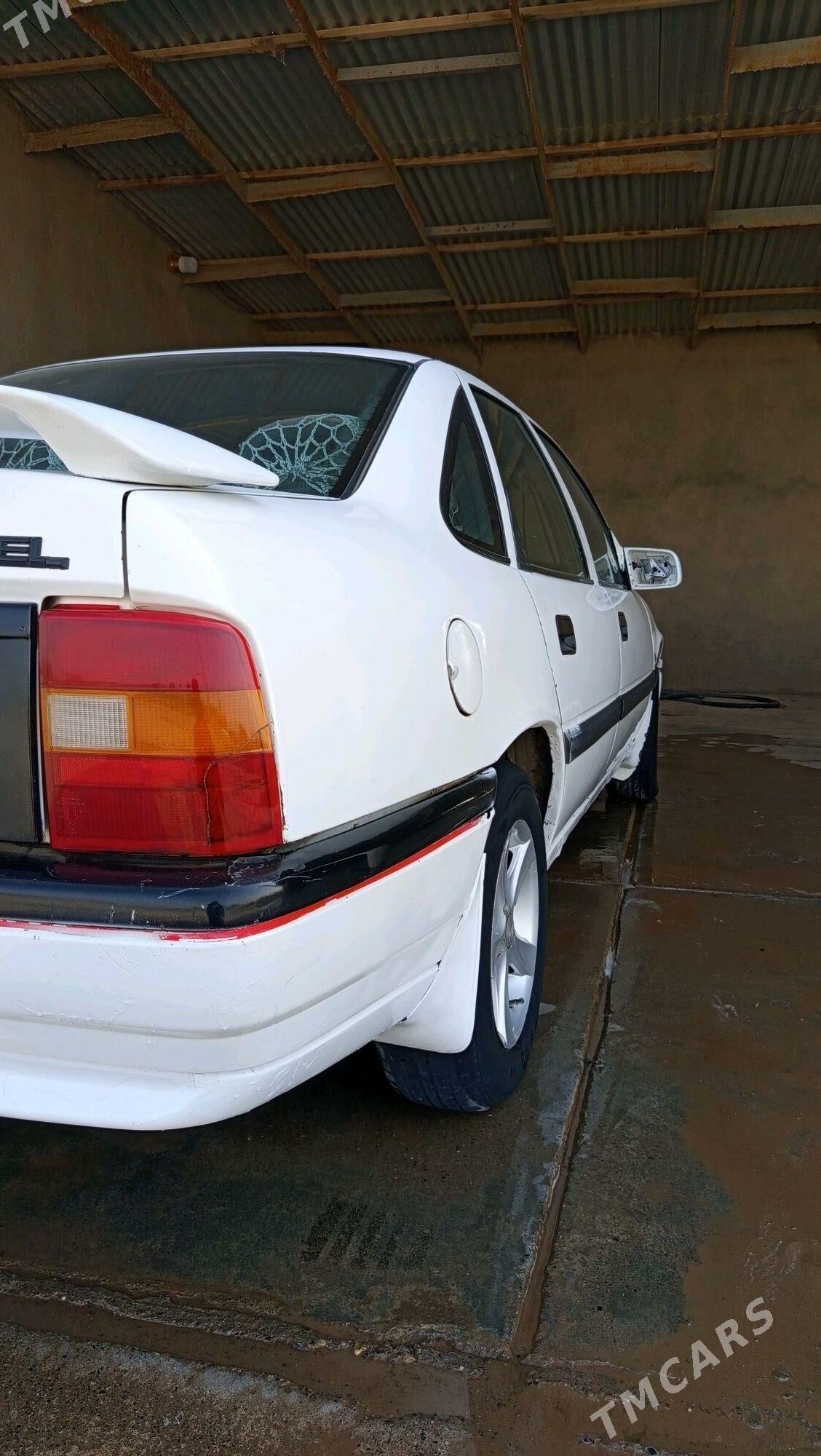 Opel Vectra 1992 - 30 000 TMT - Теджен - img 2