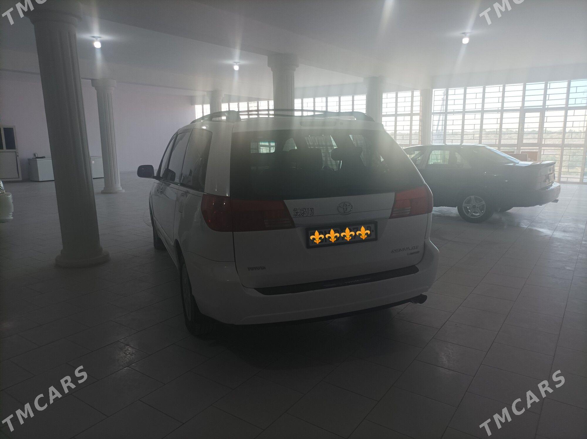 Toyota Sienna 2004 - 250 000 TMT - Halaç - img 5