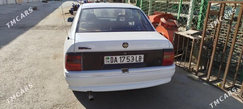 Opel Vectra 1992 - 26 000 TMT - Hojambaz - img 3