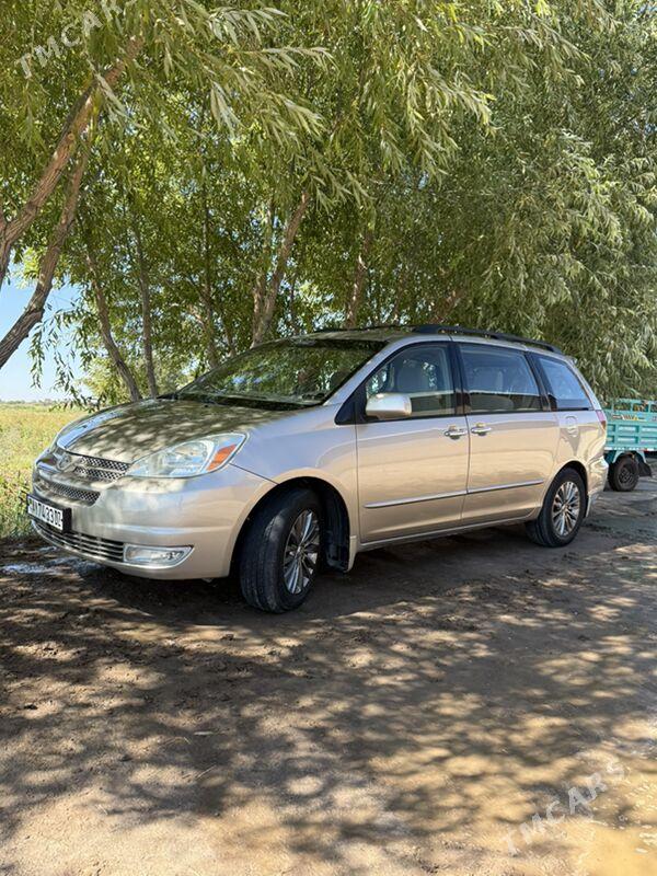 Toyota Sienna 2004 - 260 000 TMT - етр. Туркменбаши - img 1