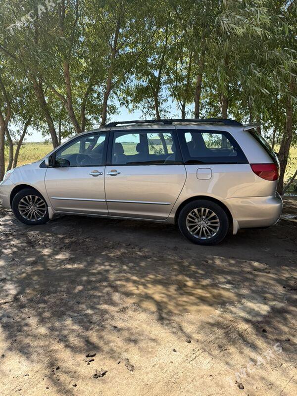 Toyota Sienna 2004 - 260 000 TMT - етр. Туркменбаши - img 6