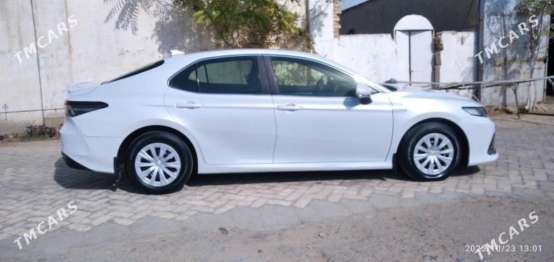 Toyota Camry Hybrid 2021 - 242 000 TMT - Ýolöten - img 5