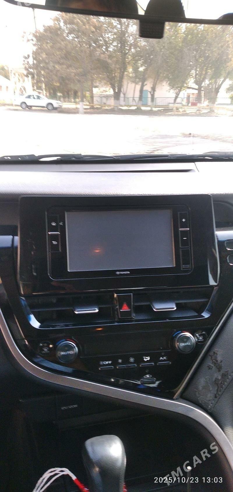 Toyota Camry Hybrid 2021 - 242 000 TMT - Ýolöten - img 7