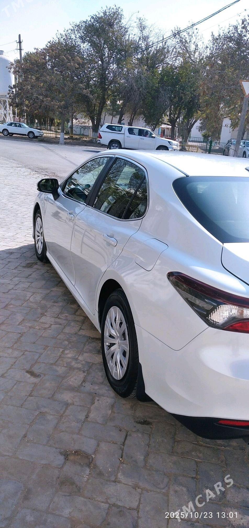 Toyota Camry Hybrid 2021 - 242 000 TMT - Ýolöten - img 3