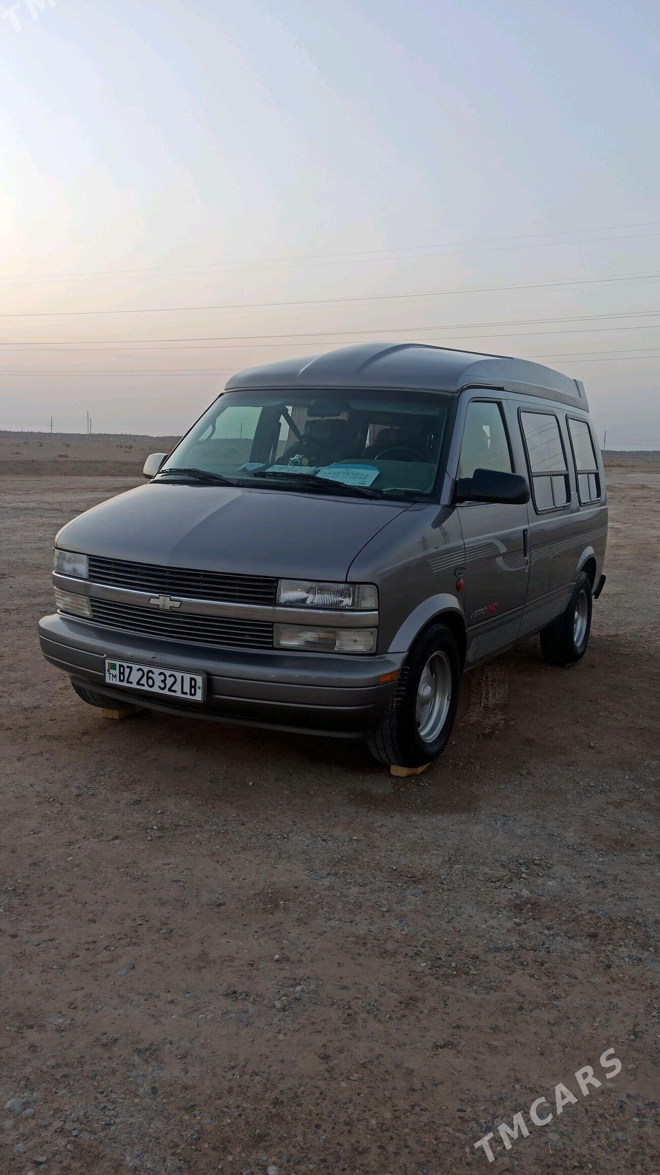 Chevrolet Astro 1995 - 90 000 TMT - Дянев - img 5