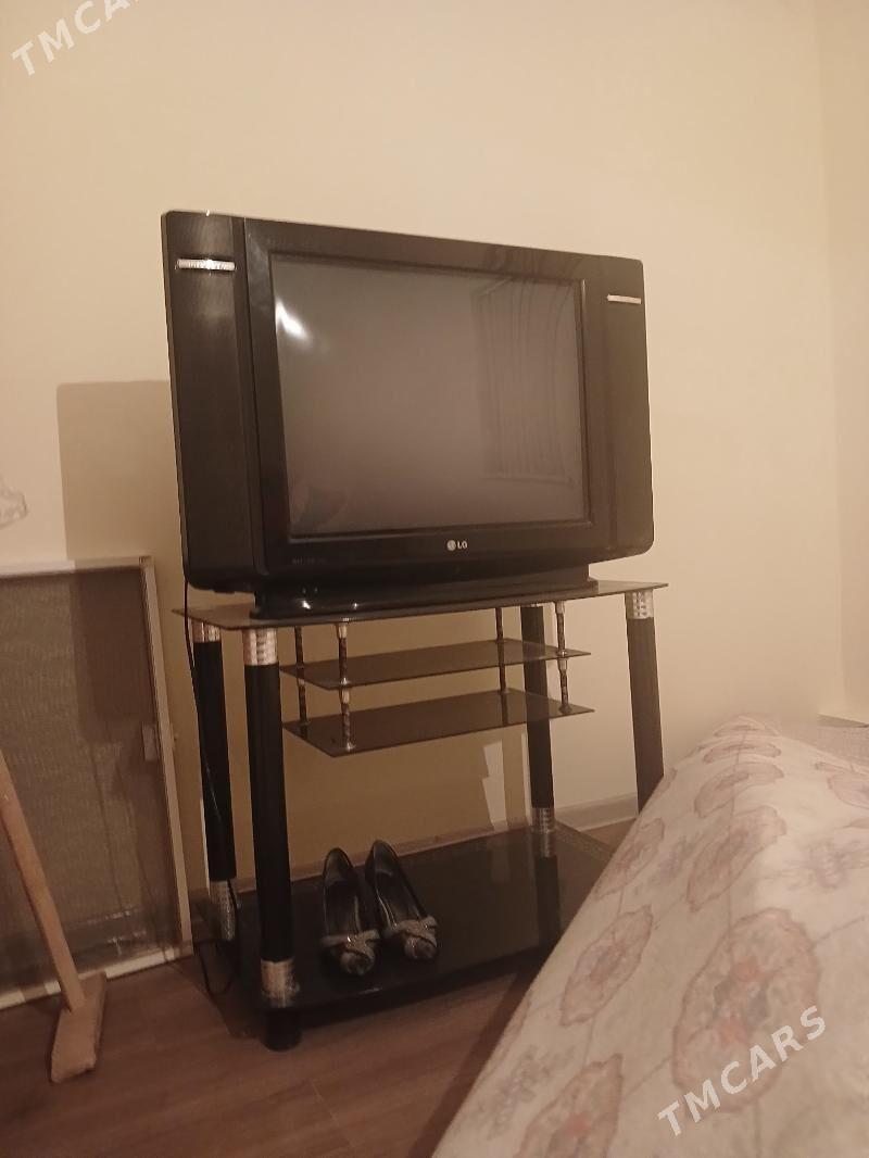 televizyor - Гурбансолтан Едже - img 1